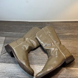 Justin Boots Tan Ankle Boots woman’s size 6 (j114)